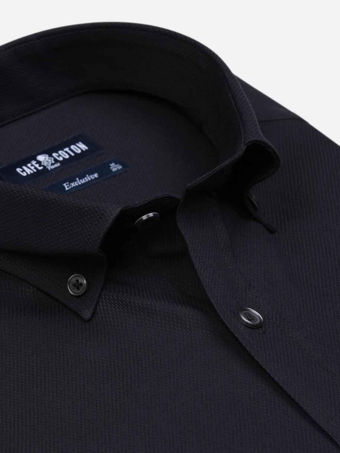 Chemise cintrée Tea texturée noire - Col Boutonné