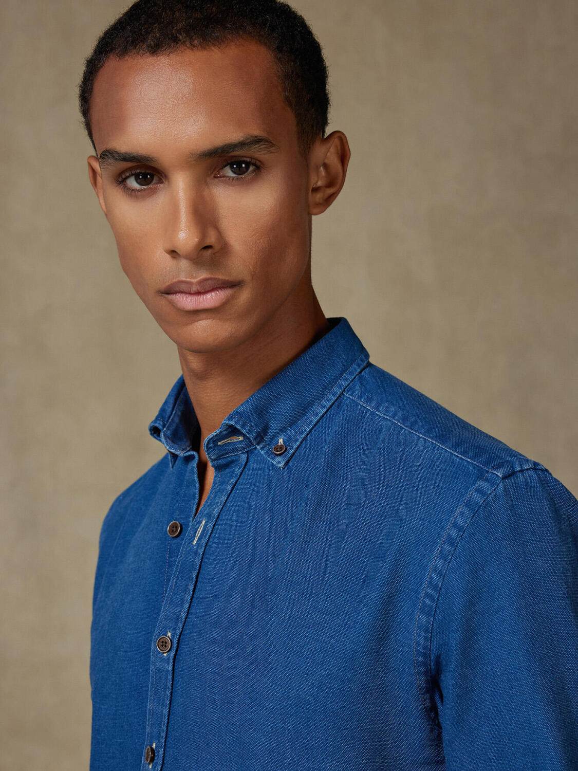 Chemise cintr&eacute;e Tucker indigo - Col boutonn&eacute;