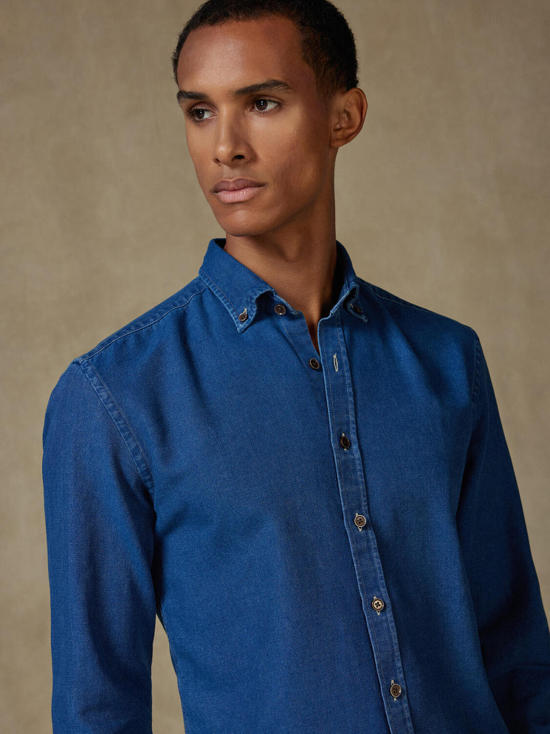 Chemise cintr&eacute;e Tucker indigo - Col boutonn&eacute;