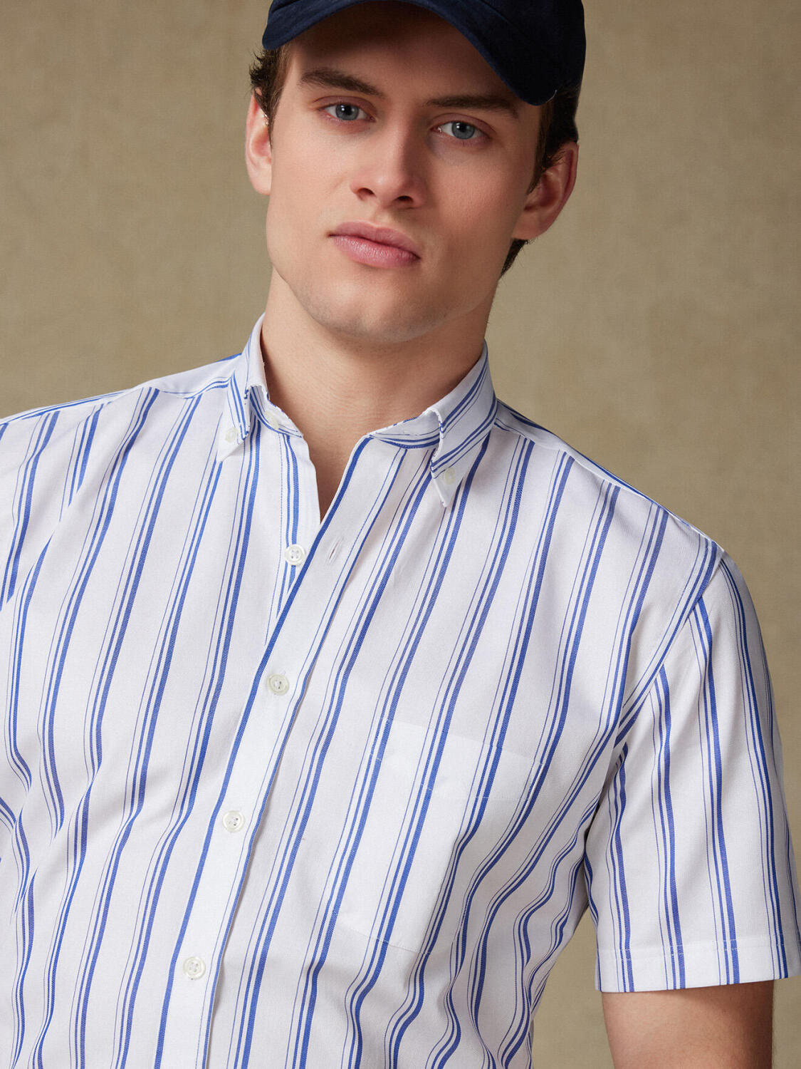 Aurel Kurzarmhemd mit navy blau Streifen   - Button down Kragen