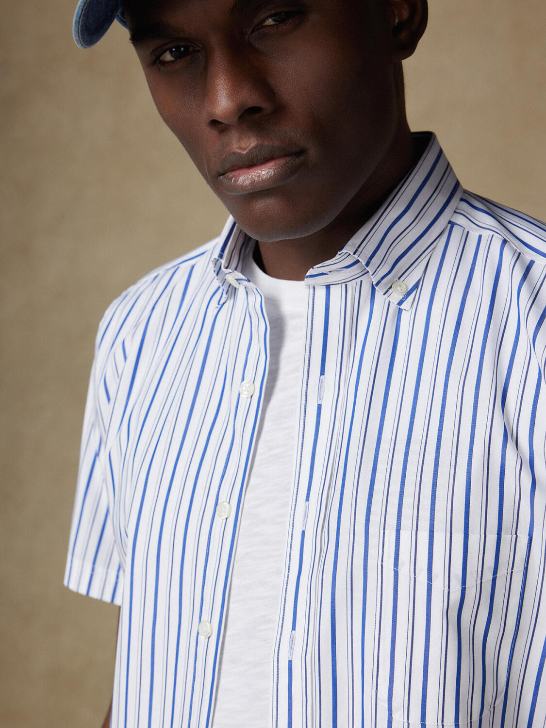 Brent short sleeves shirt with navy blue stripes   - Button down collar