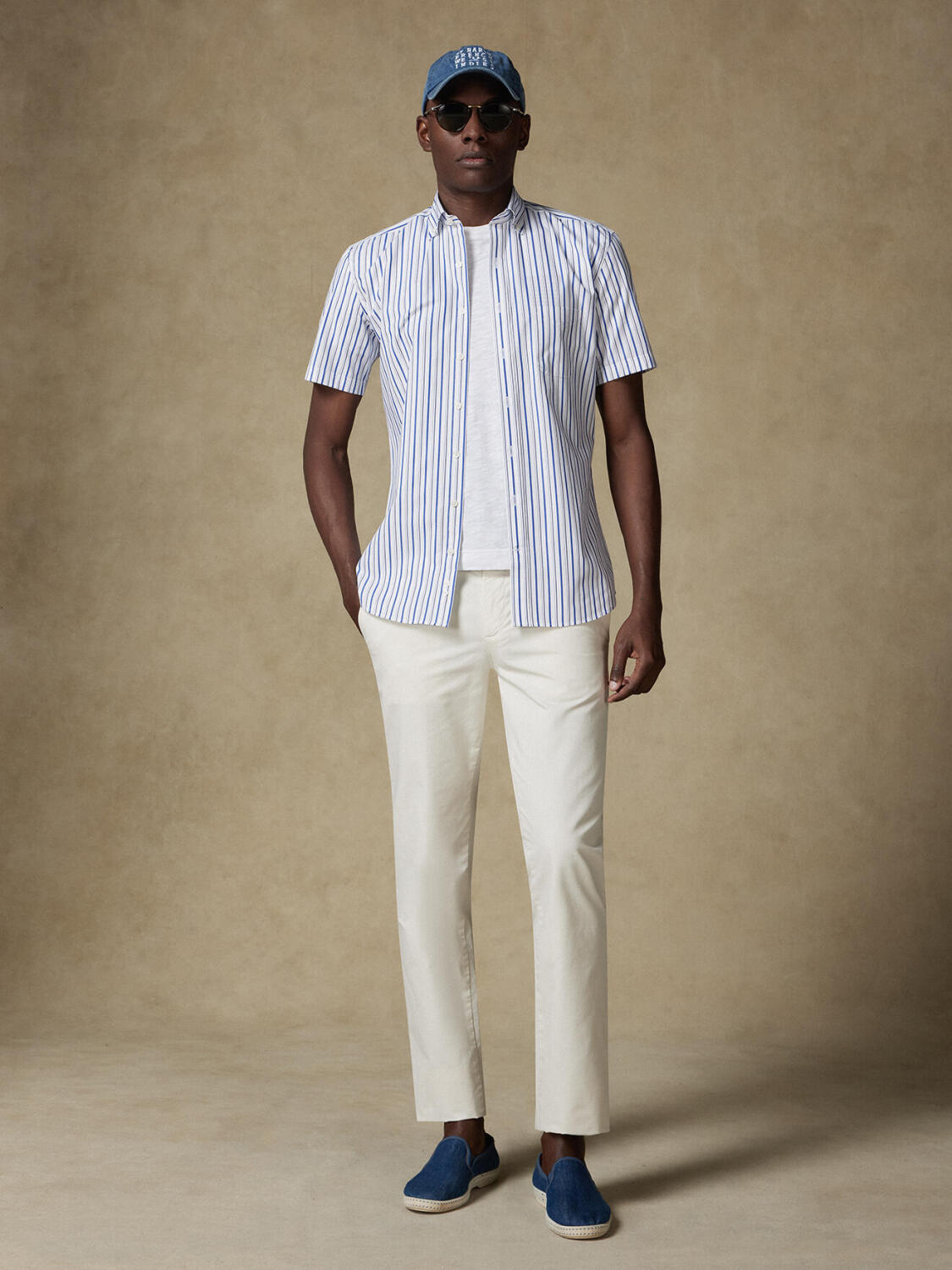 Brent short sleeves shirt with navy blue stripes   - Button down collar