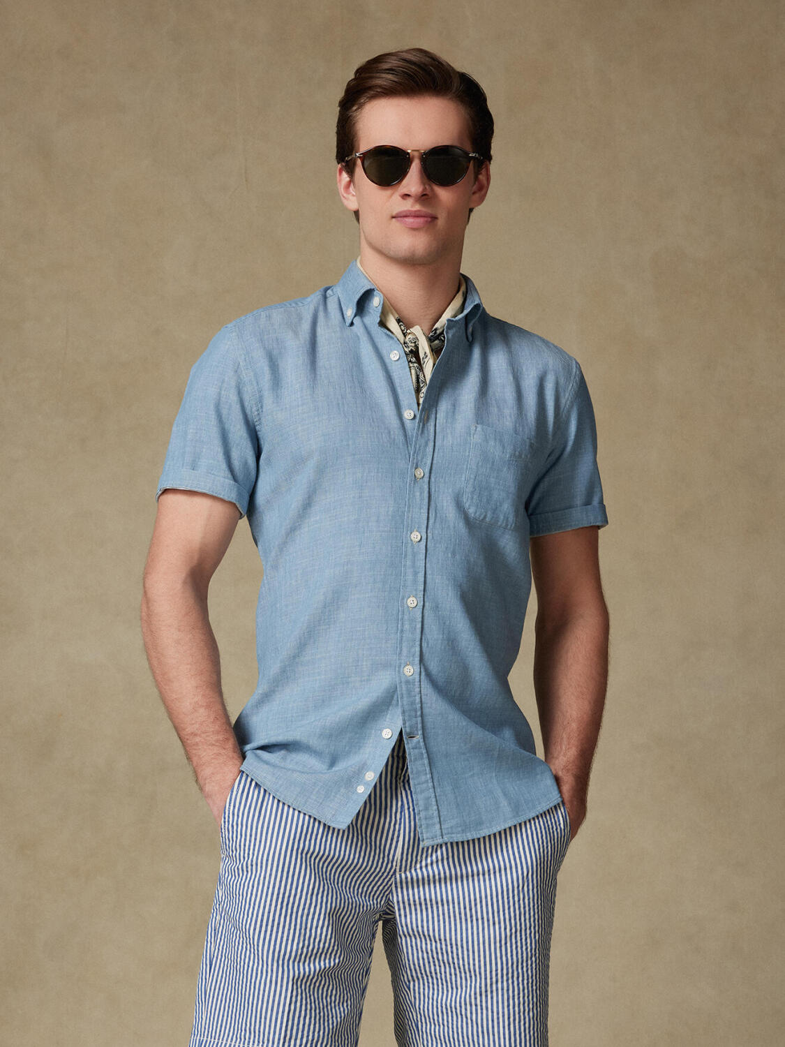 Camicia a maniche corte Chad in denim celeste - Colletto button-down