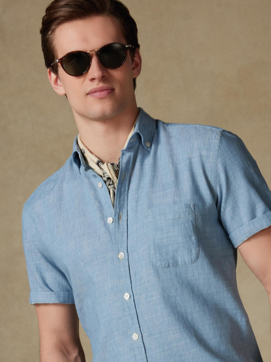 Camicia a maniche corte Chad in denim celeste - Colletto button-down