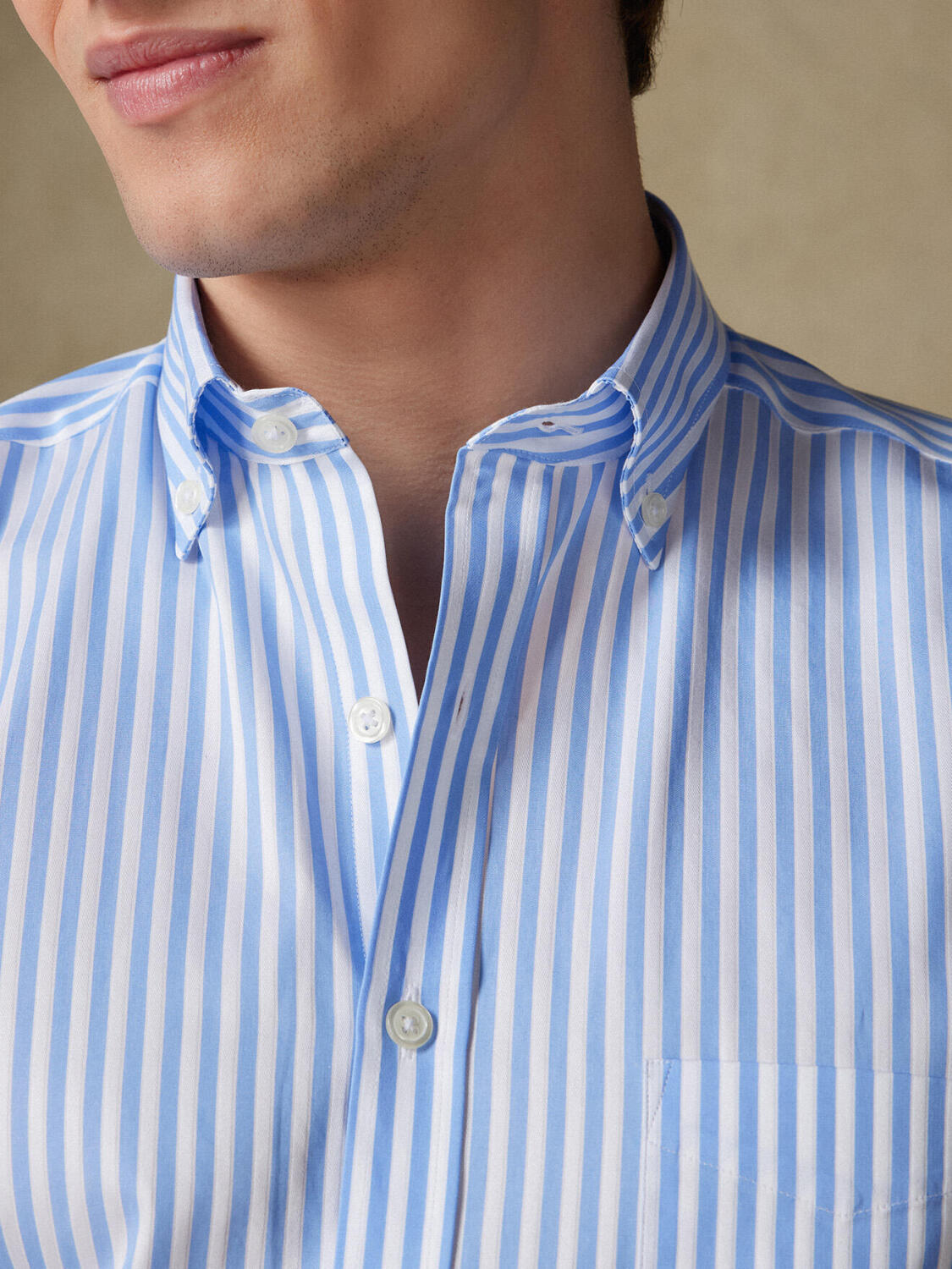 Camicia a maniche corte Chris a righe celeste - Colletto button-down