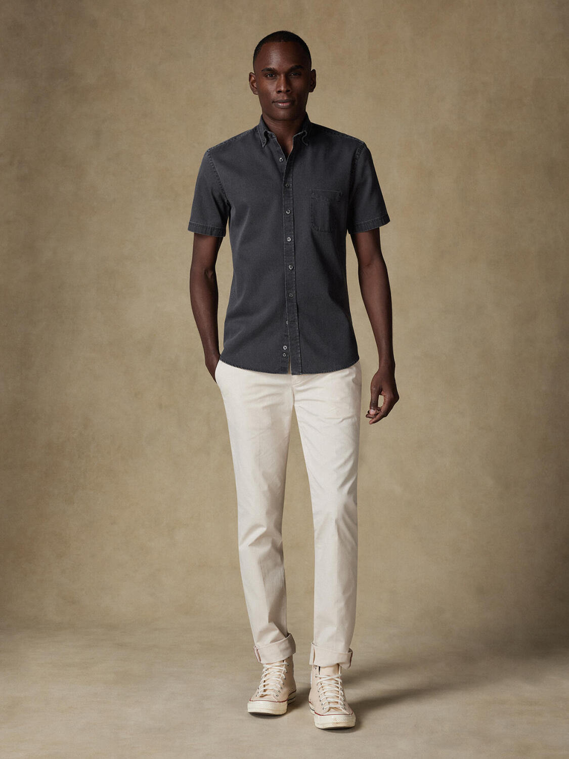 Gustavs Kurzarmhemd aus schwarzem Jeansstoff - Button down kragen