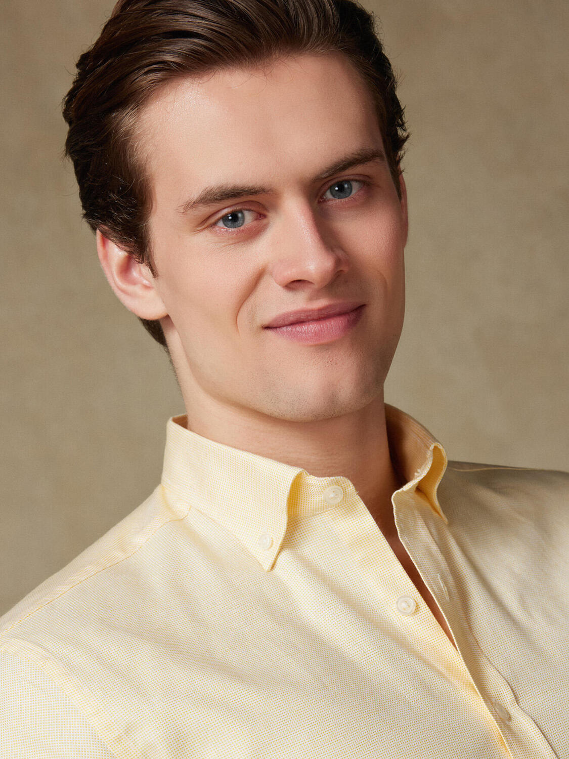 Chemise manches courtes en natté jaune - Col boutonné