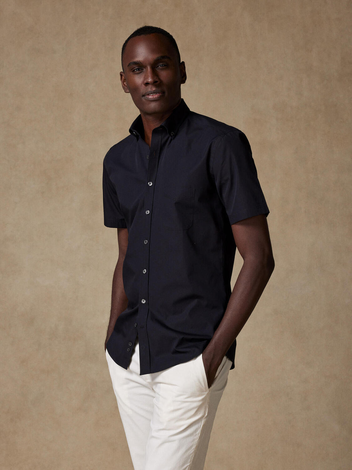 Camisa manga corta de popelina nera - Cuello Abotonado