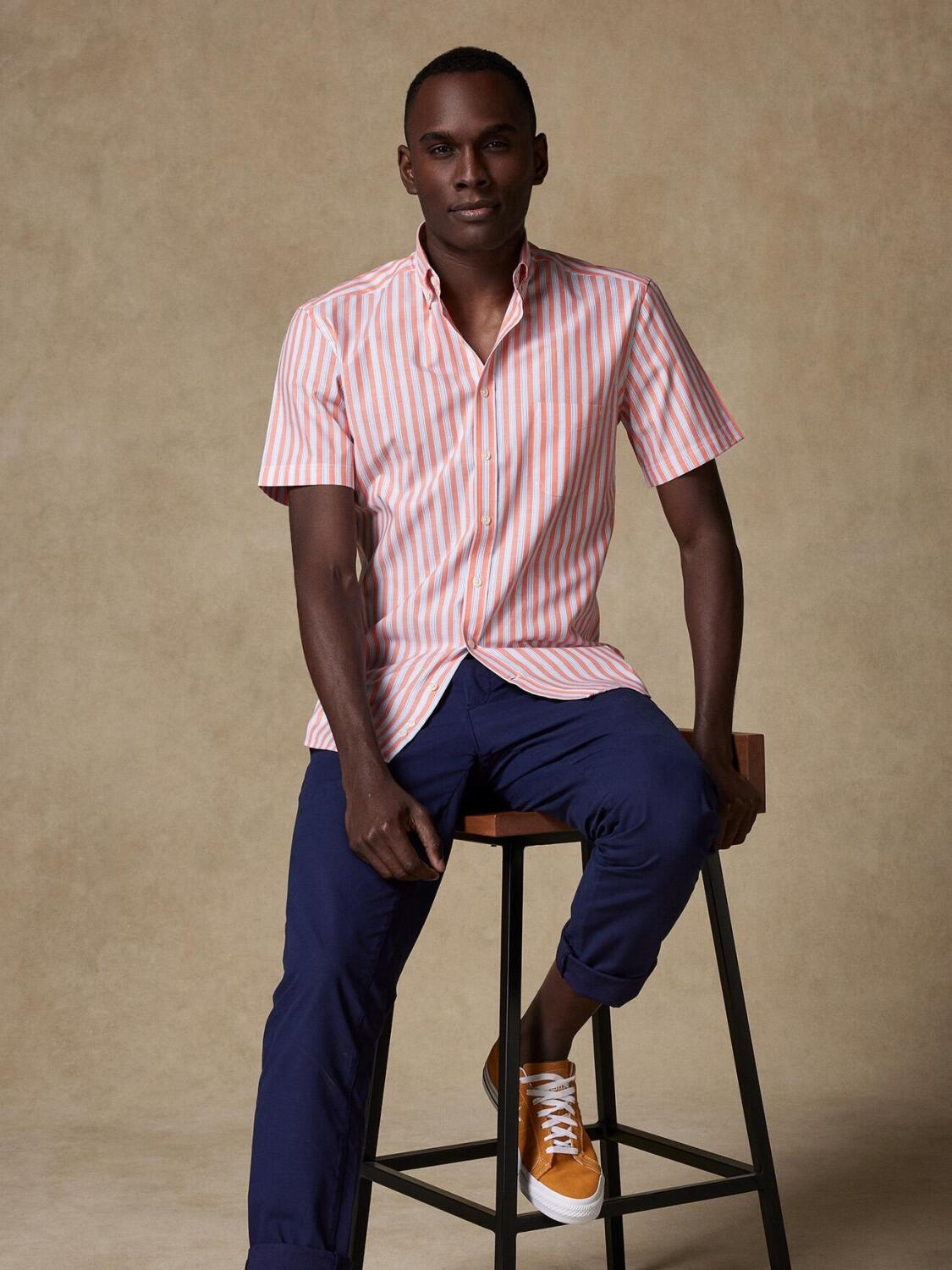 Camicia a maniche corte Robin a righe arancioni - Collo button down