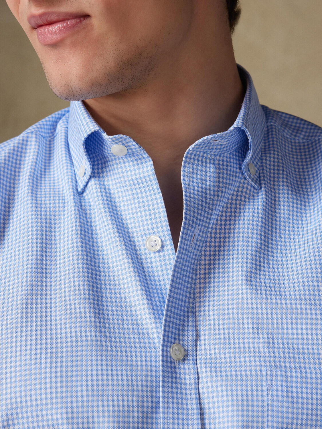 Camicia a maniche corte in vichy celeste - Colletto button-down