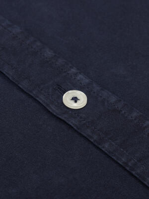 Lio shirt in washed gabardine navy