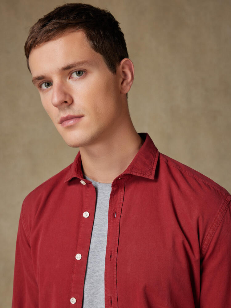 Lio shirt in red washed gabardine