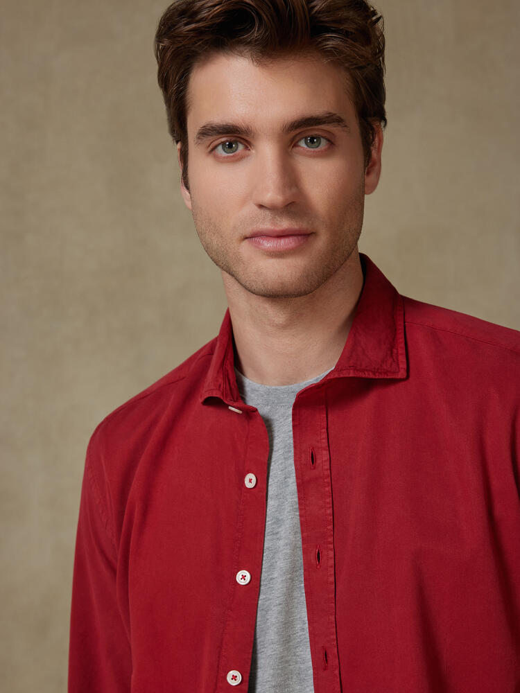 Lio shirt in washed gabardine red