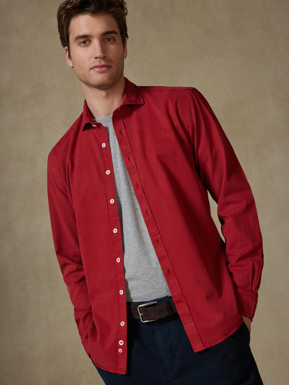 Lio shirt in washed gabardine red
