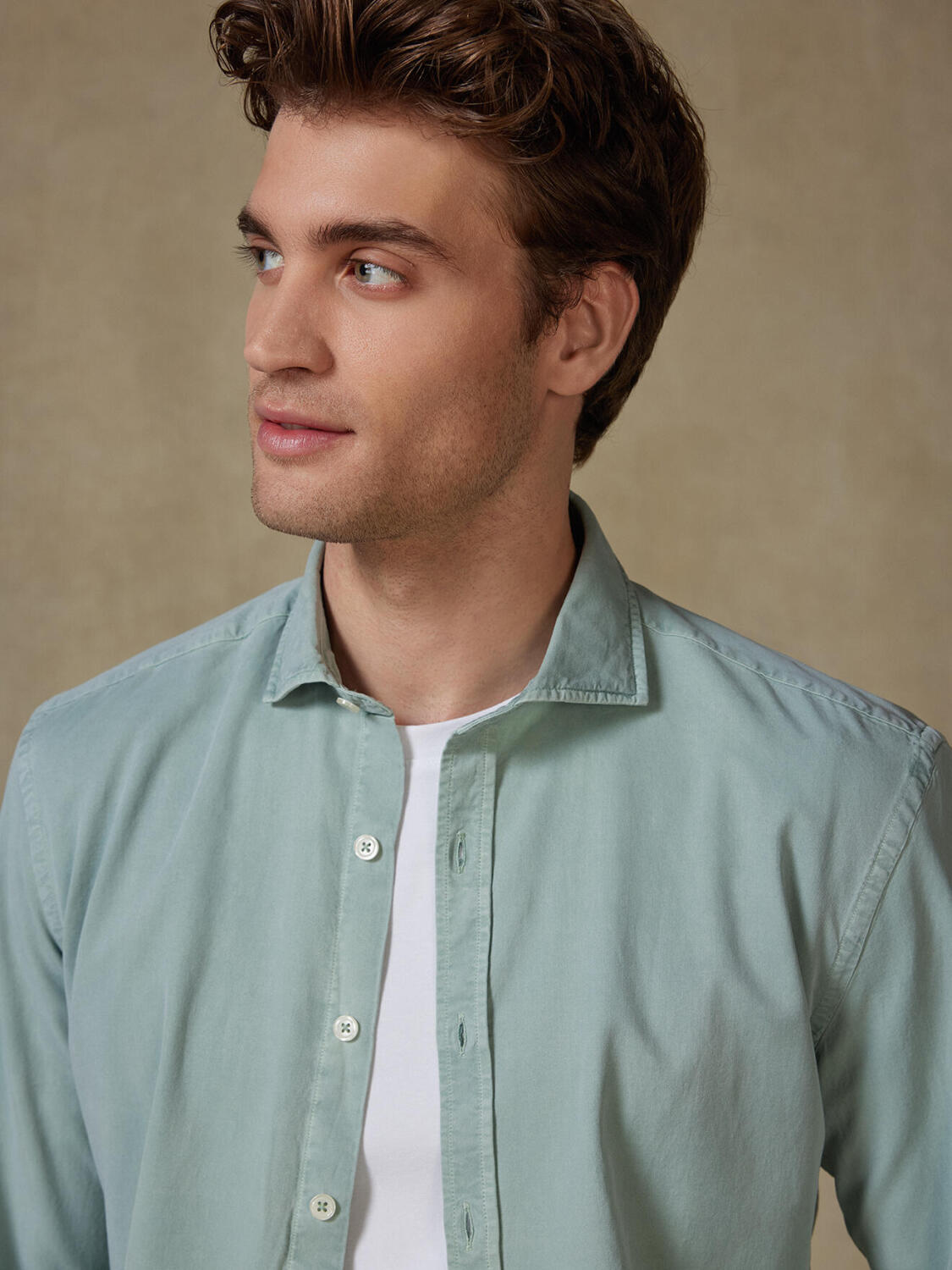 Camicia Lio in gabardina lavata mandorla