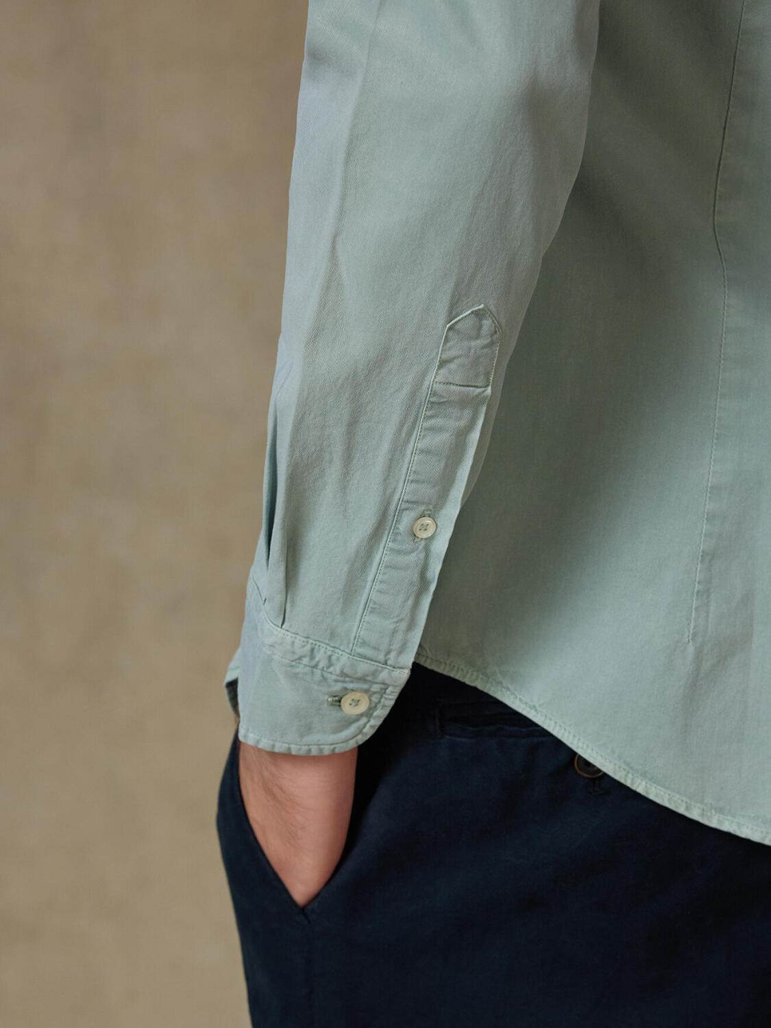 Camicia Lio in gabardina lavata mandorla