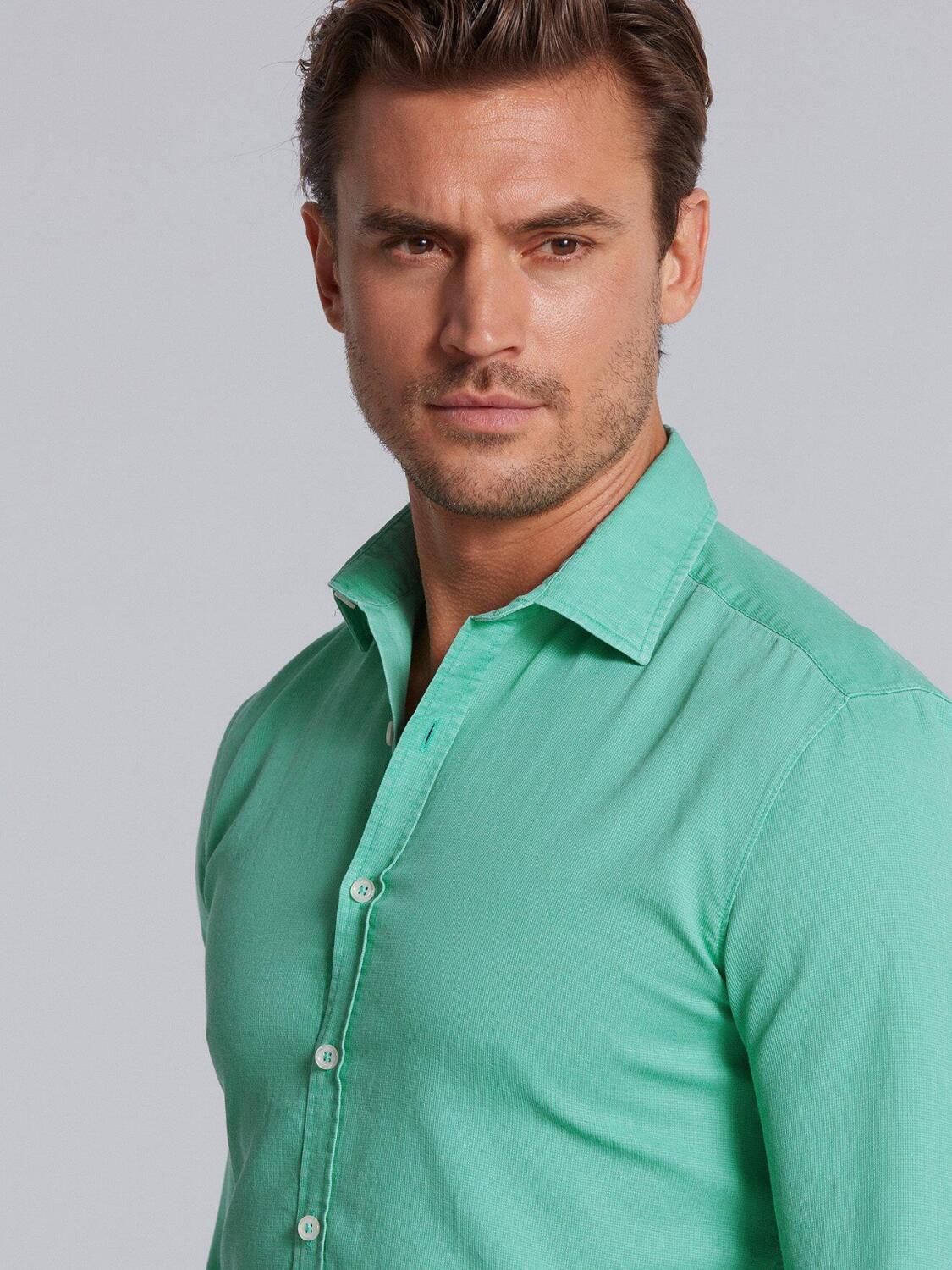 Green piqu&eacute; shirt