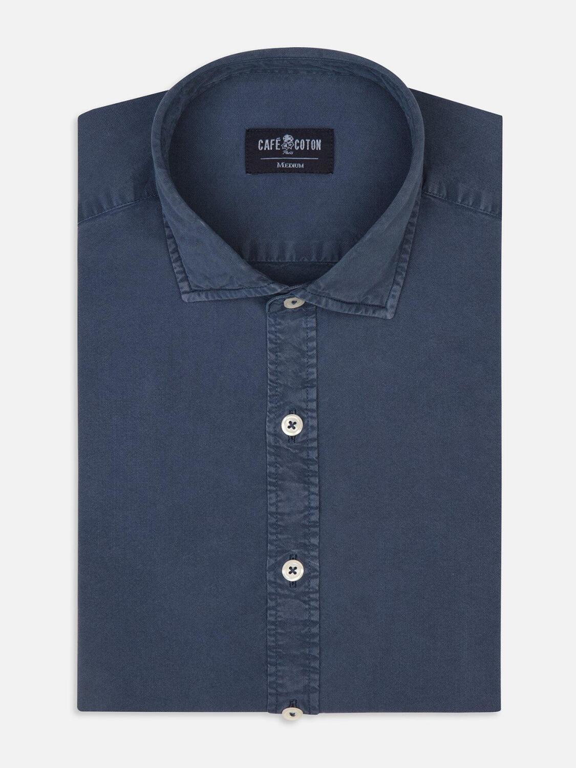 Chemise cintr&eacute;e en gabardine lav&eacute;e indigo