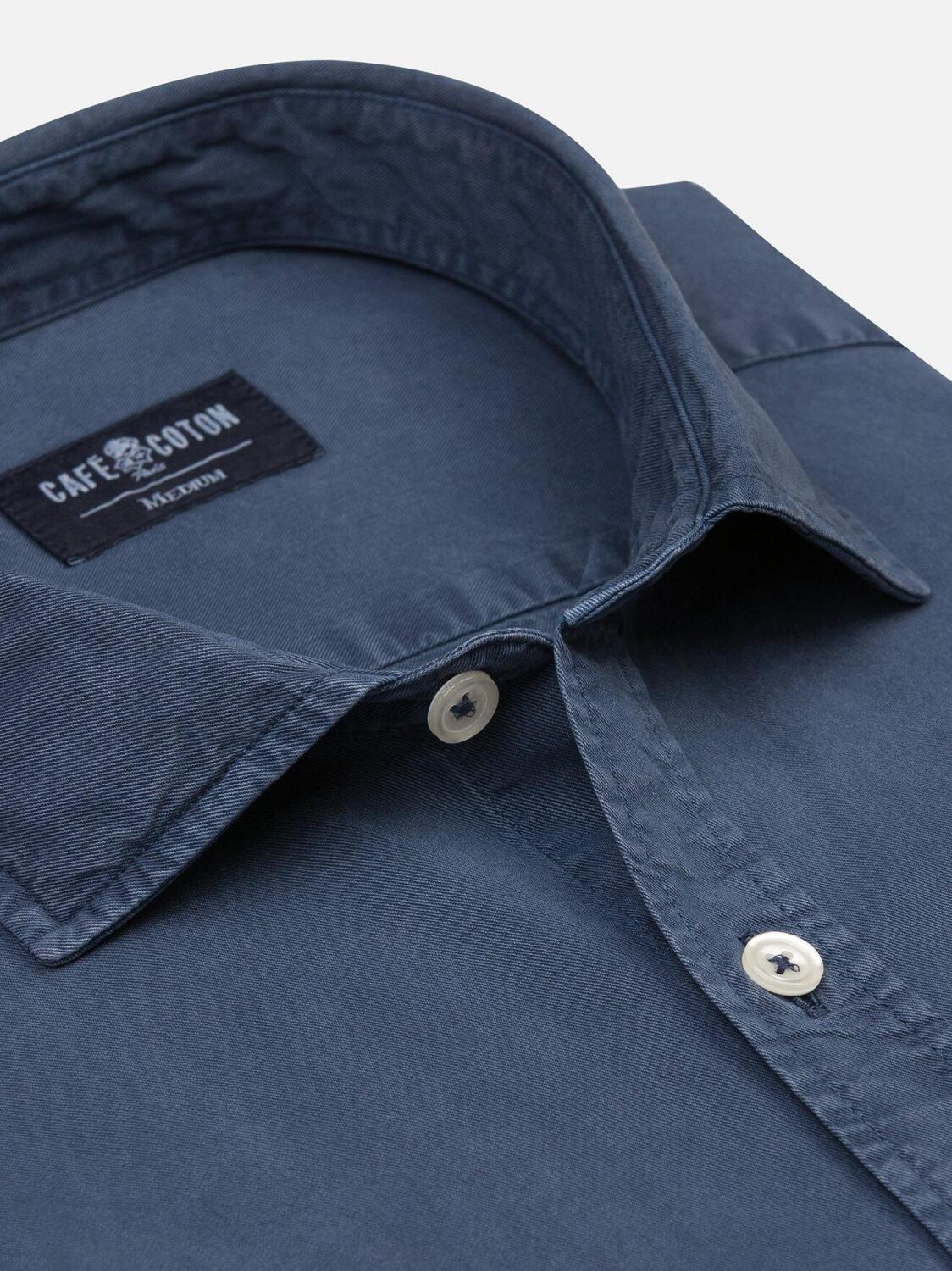 Chemise cintr&eacute;e en gabardine lav&eacute;e indigo