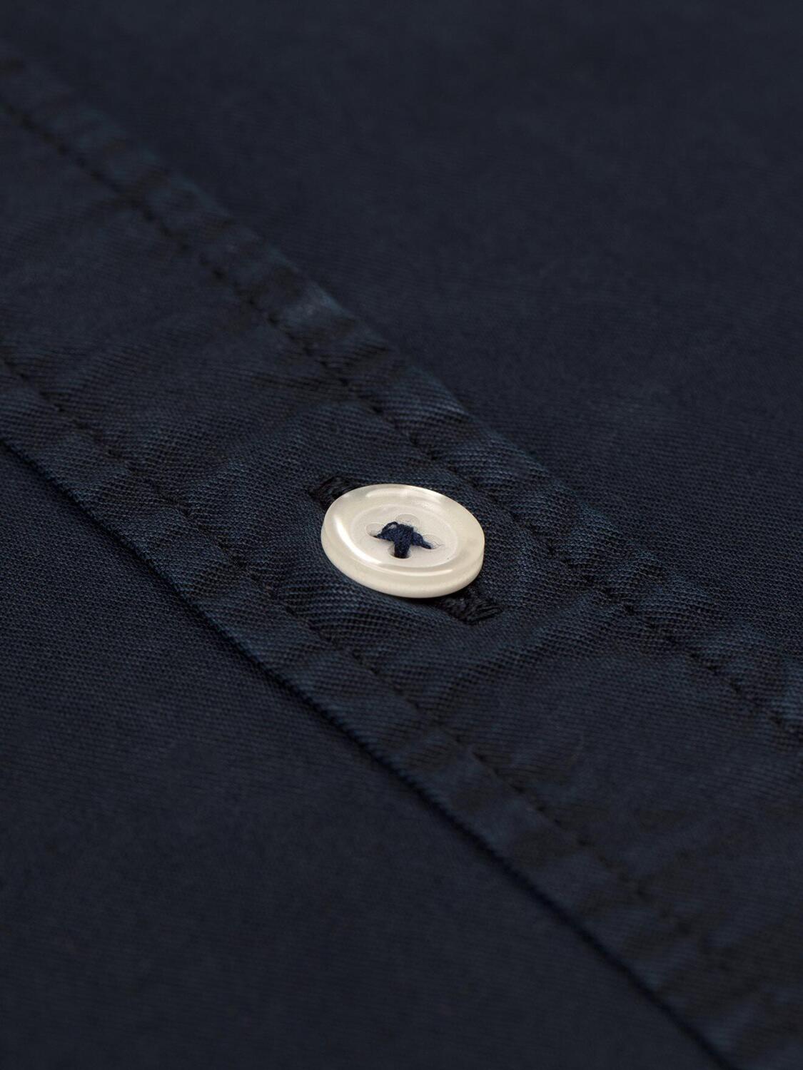 Chemise cintr&eacute;e en gabardine lav&eacute;e marine