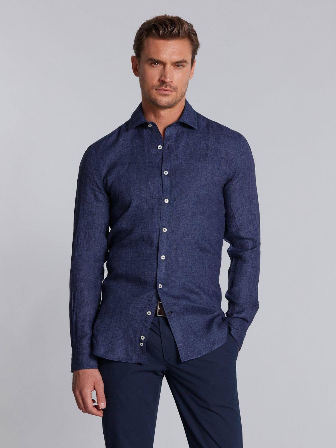 Chemise cintr&eacute;e marine en lin