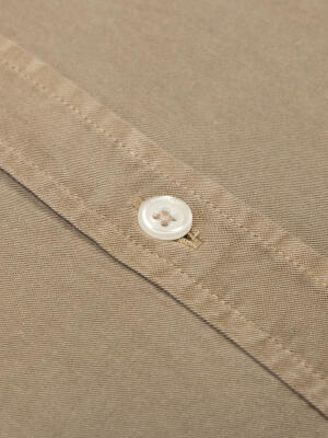 Camicia slim fit Lio in gabardina lavata visone