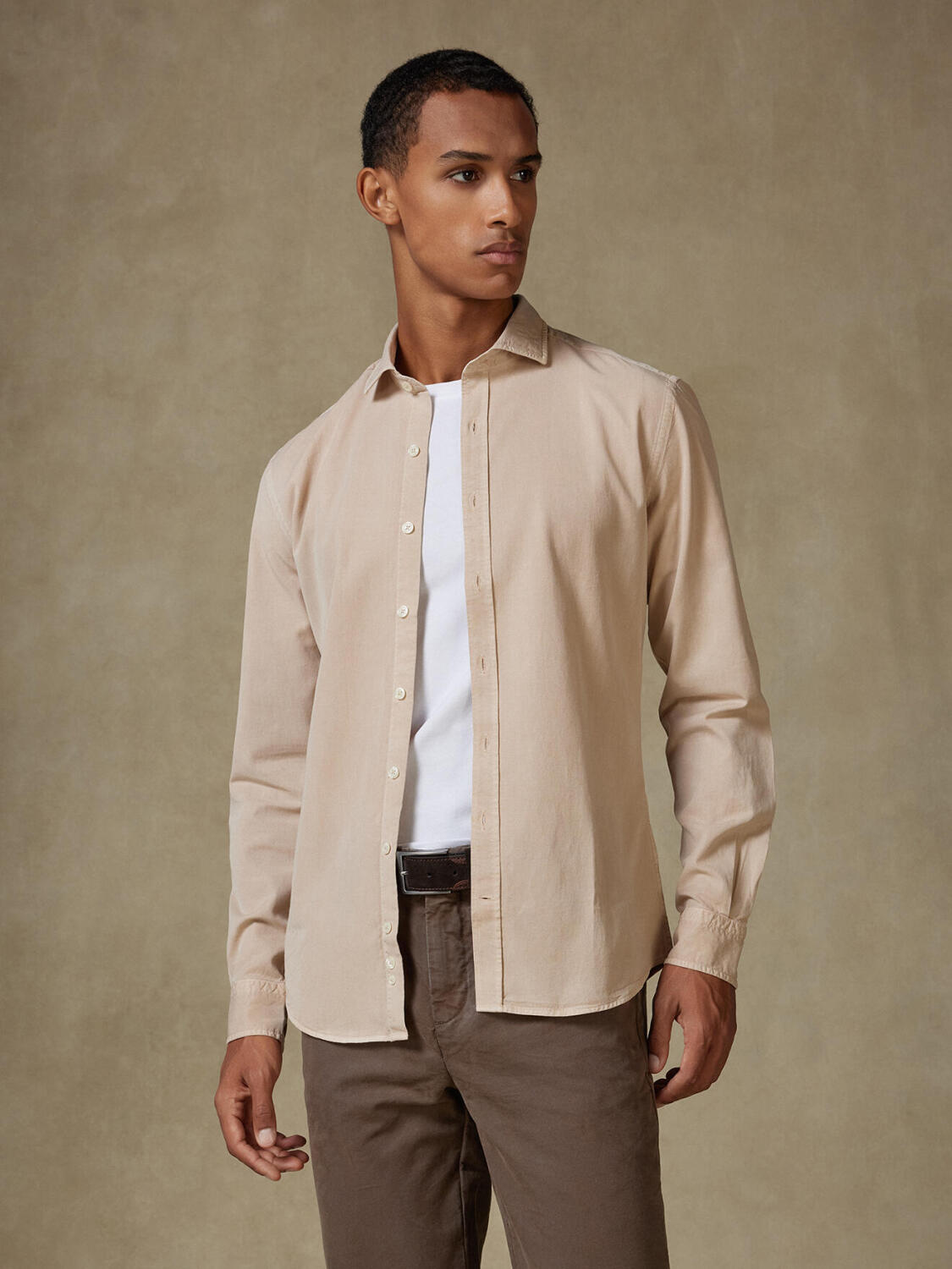 Camicia slim fit Lio in gabardina lavata sabbia