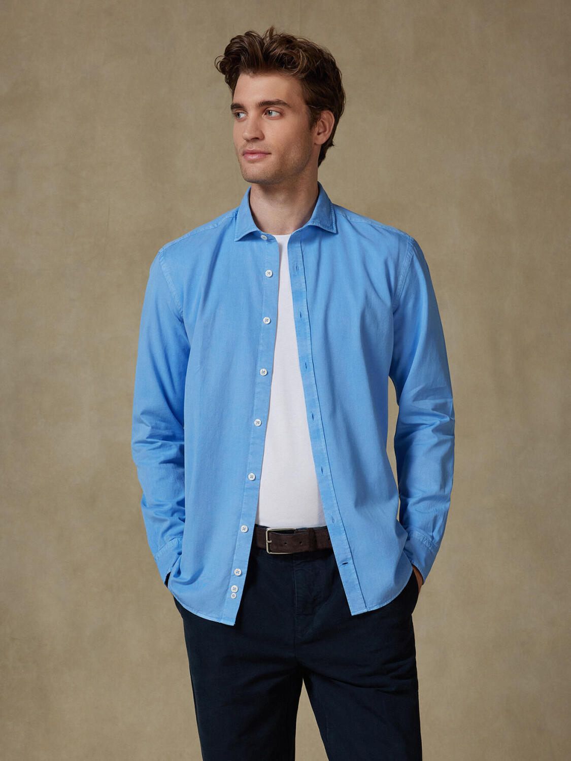 Camicia slim fit Lio in gabardina lavata cielo