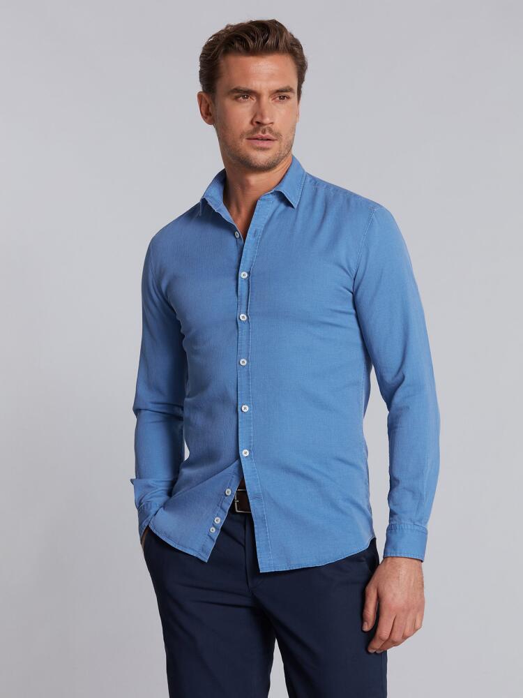 Chemise cintrée en piqué délavé bleu