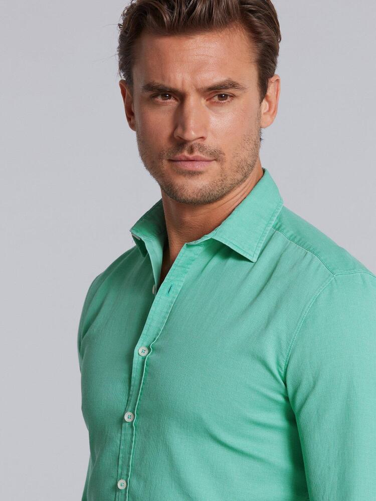 Chemise cintr&eacute;e en piqu&eacute; d&eacute;lav&eacute; vert