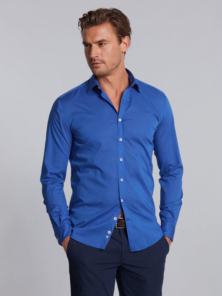 Chemise cintr&eacute;e bleue en voile de coton