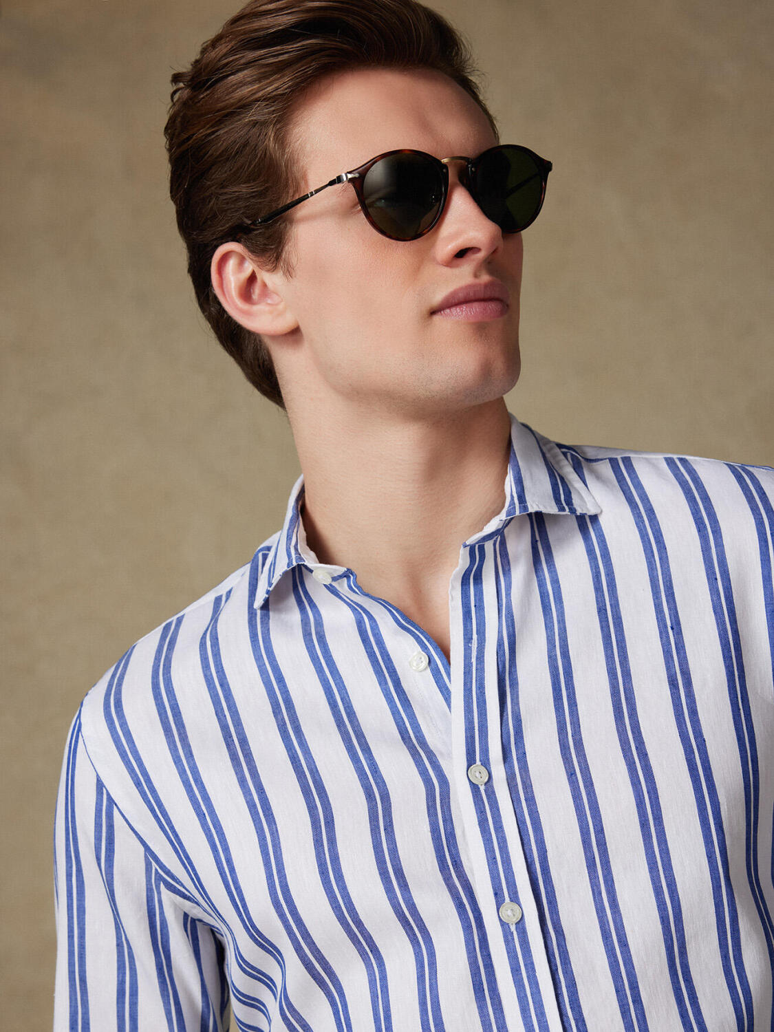 Dean linen shirt with navy blue stripes