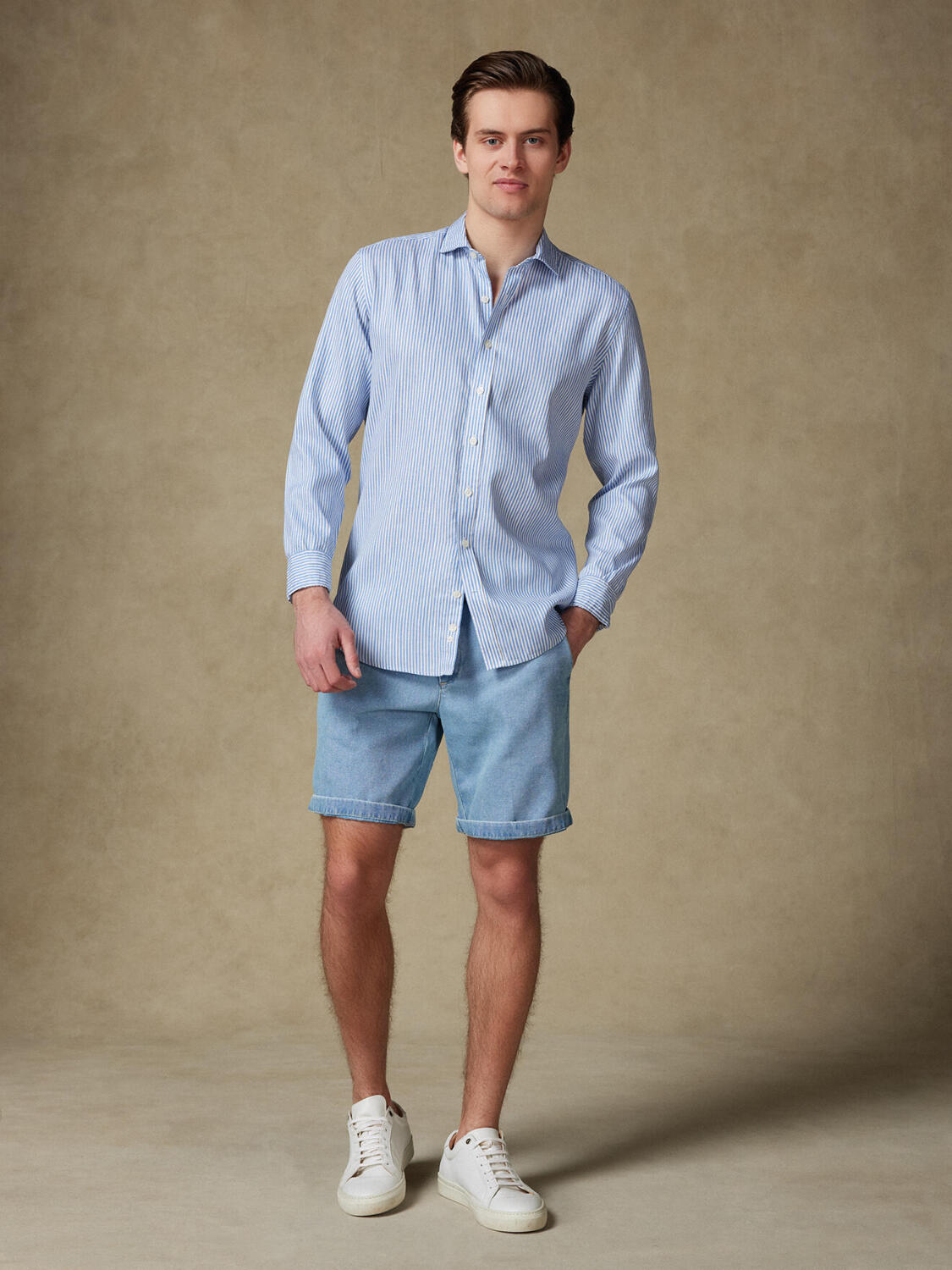 Camicia slim Eden in lino a righe celesti