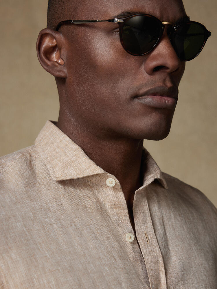 Camicia slim Olaf in lino color havana