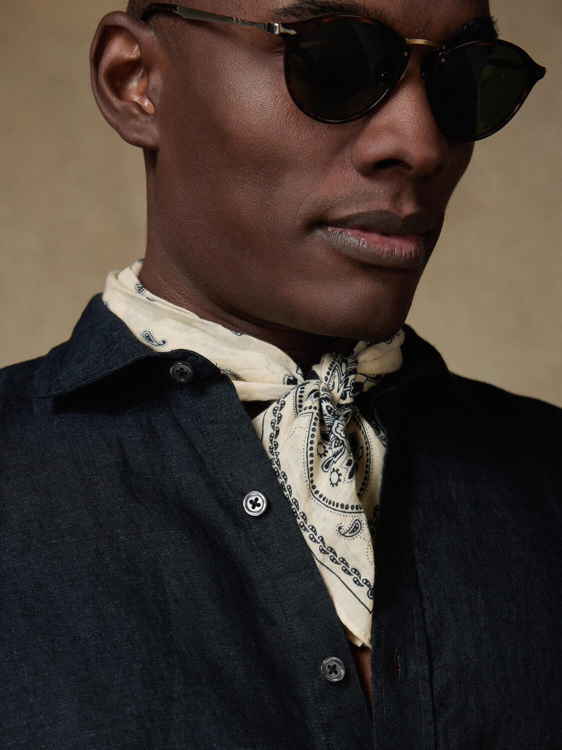 Olaf black linen slim fit shirt