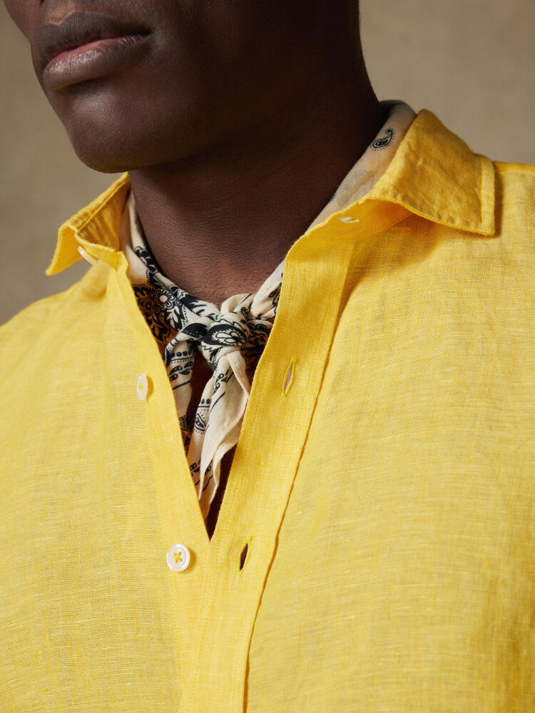 Camisa ajustada Olaf de lino en amarillo