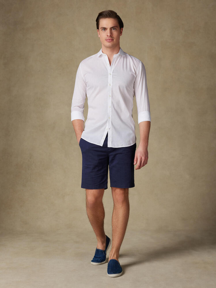 Chemise cintr&eacute;e en voile blanche