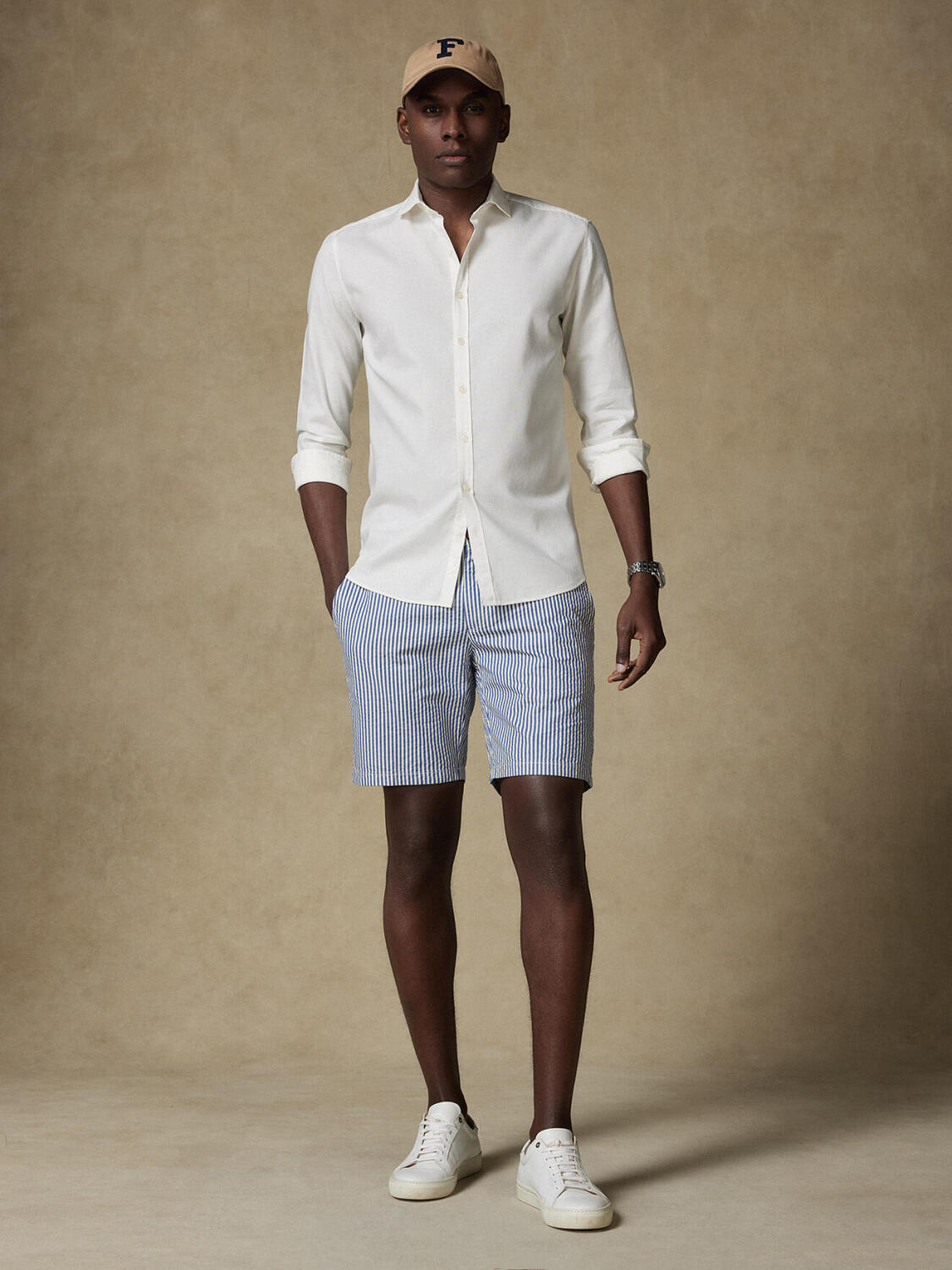 Weißes Hemd aus leichtem Baumwollstoff