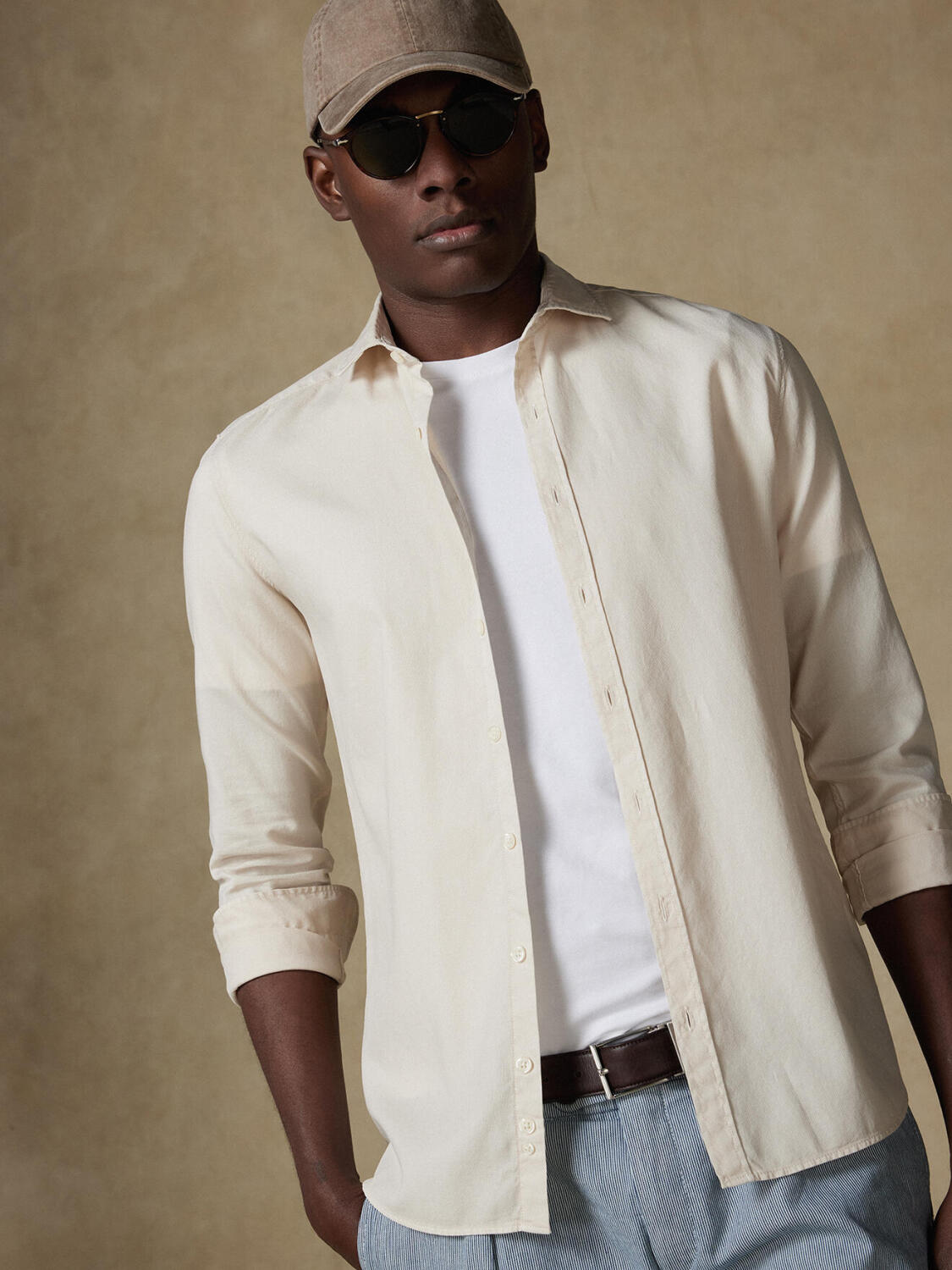 Zandkleurig hemd van lichte katoen