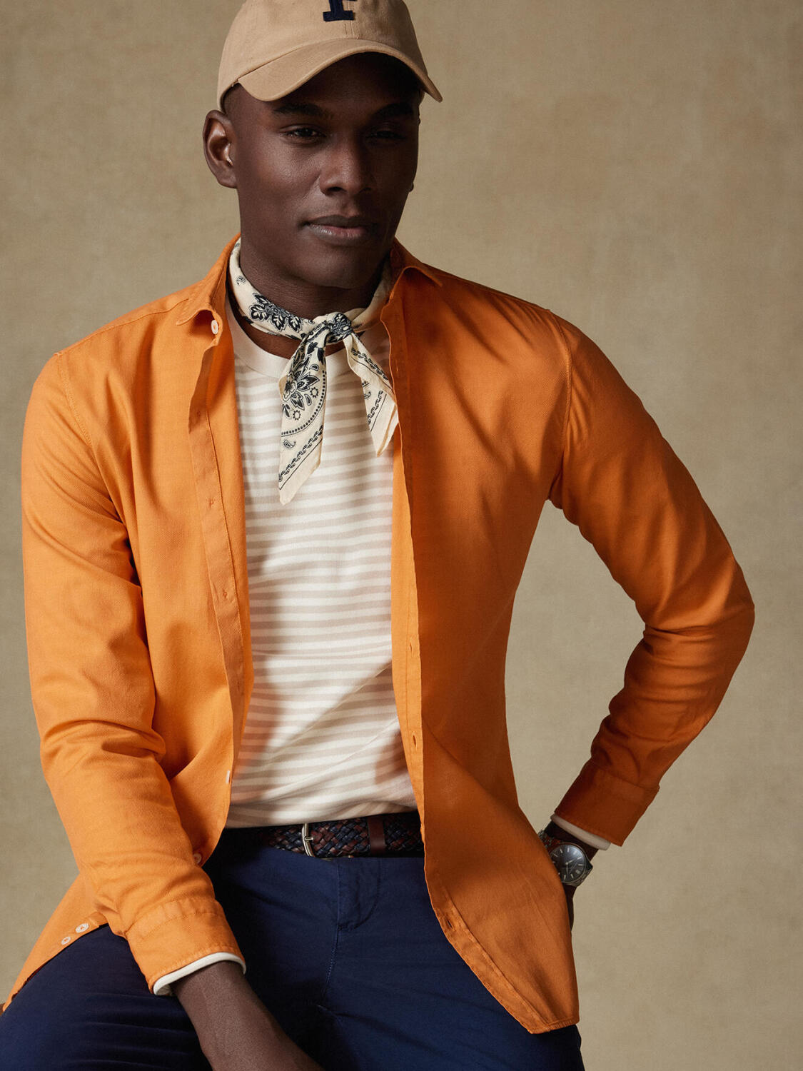 Orangenes Hemd aus leichtem Baumwollstoff