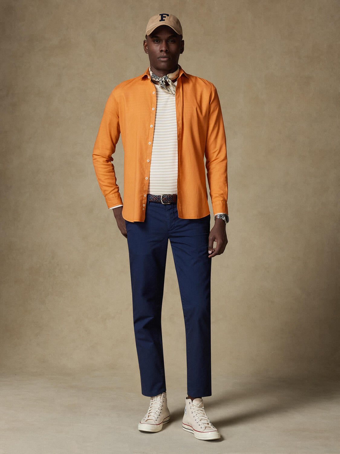 Orangenes Hemd aus leichtem Baumwollstoff