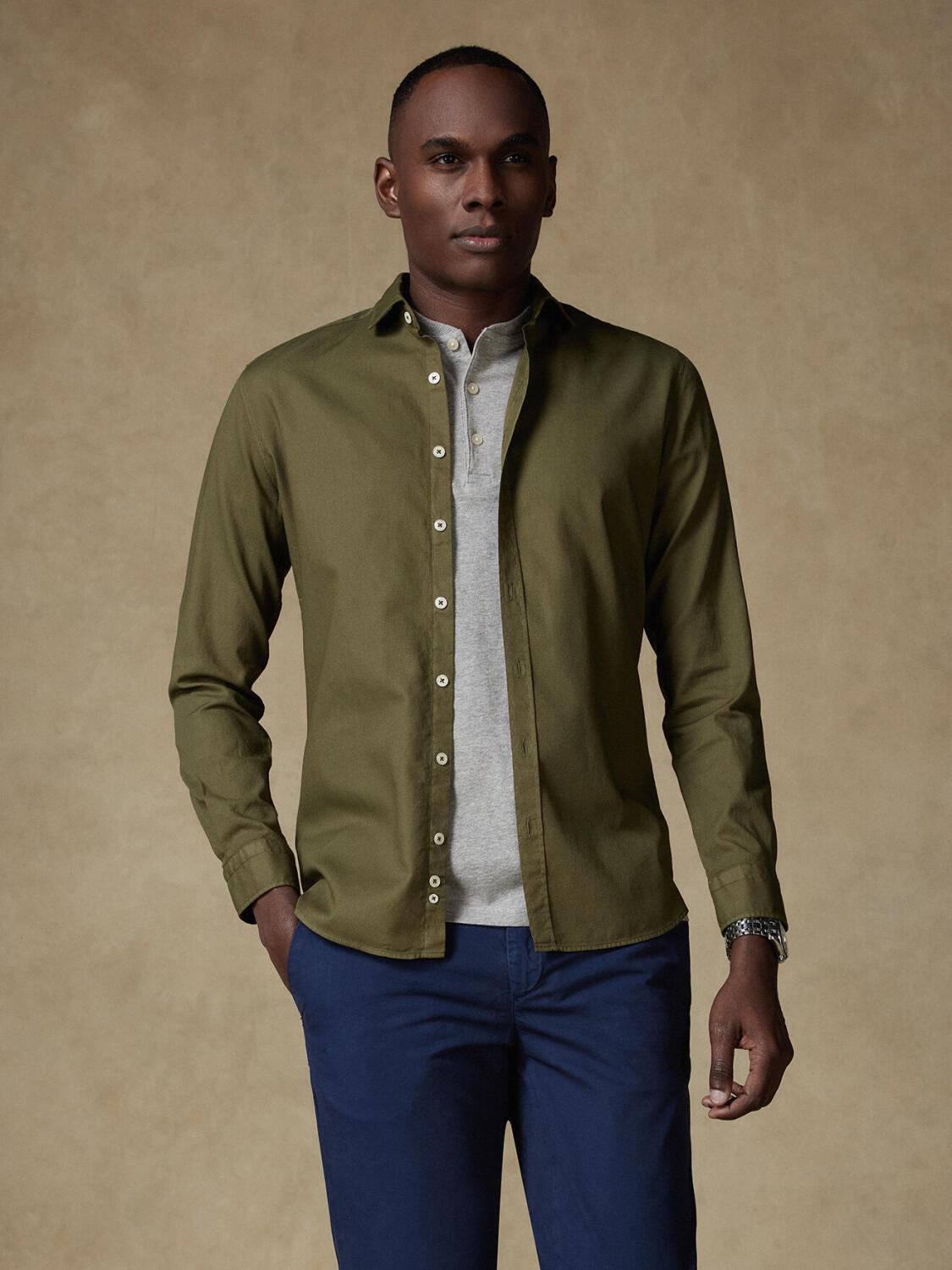 Camisa caqui de algodón ligero