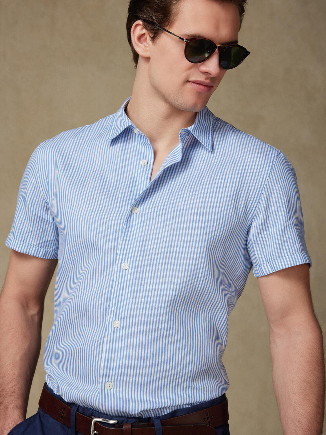 Camicia a maniche corte Eden in lino a righe celesti