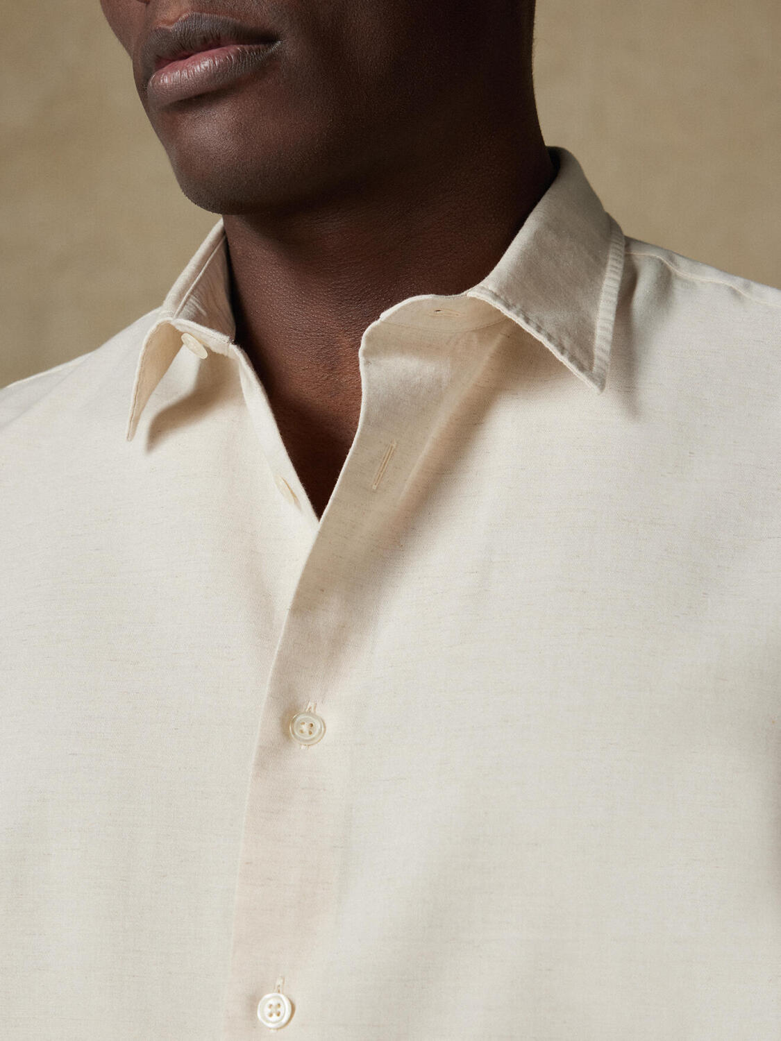 Camicia a maniche corte Nate in lino color sabbia