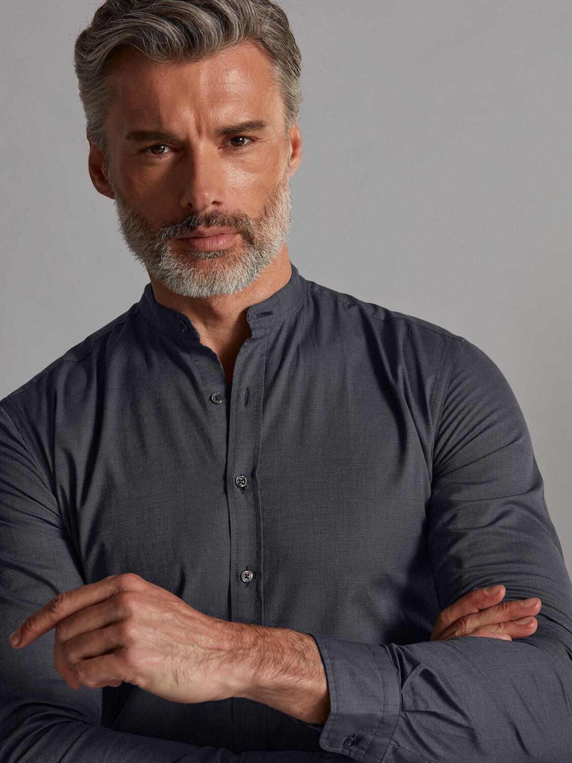 Tailliertes Bob Hemd aus anthrazitfarbenem Mikro-Oxford - Mao Kragen