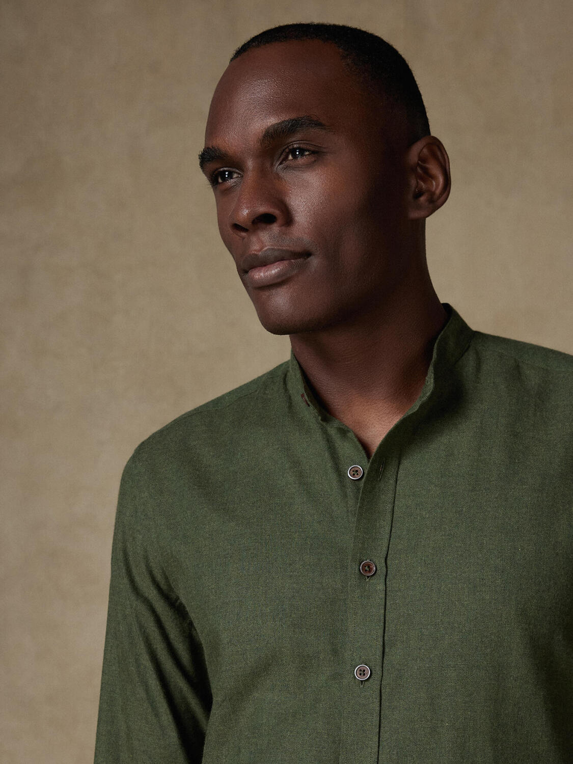 Chemise cintrée Hall en flanelle kaki - Col Mao