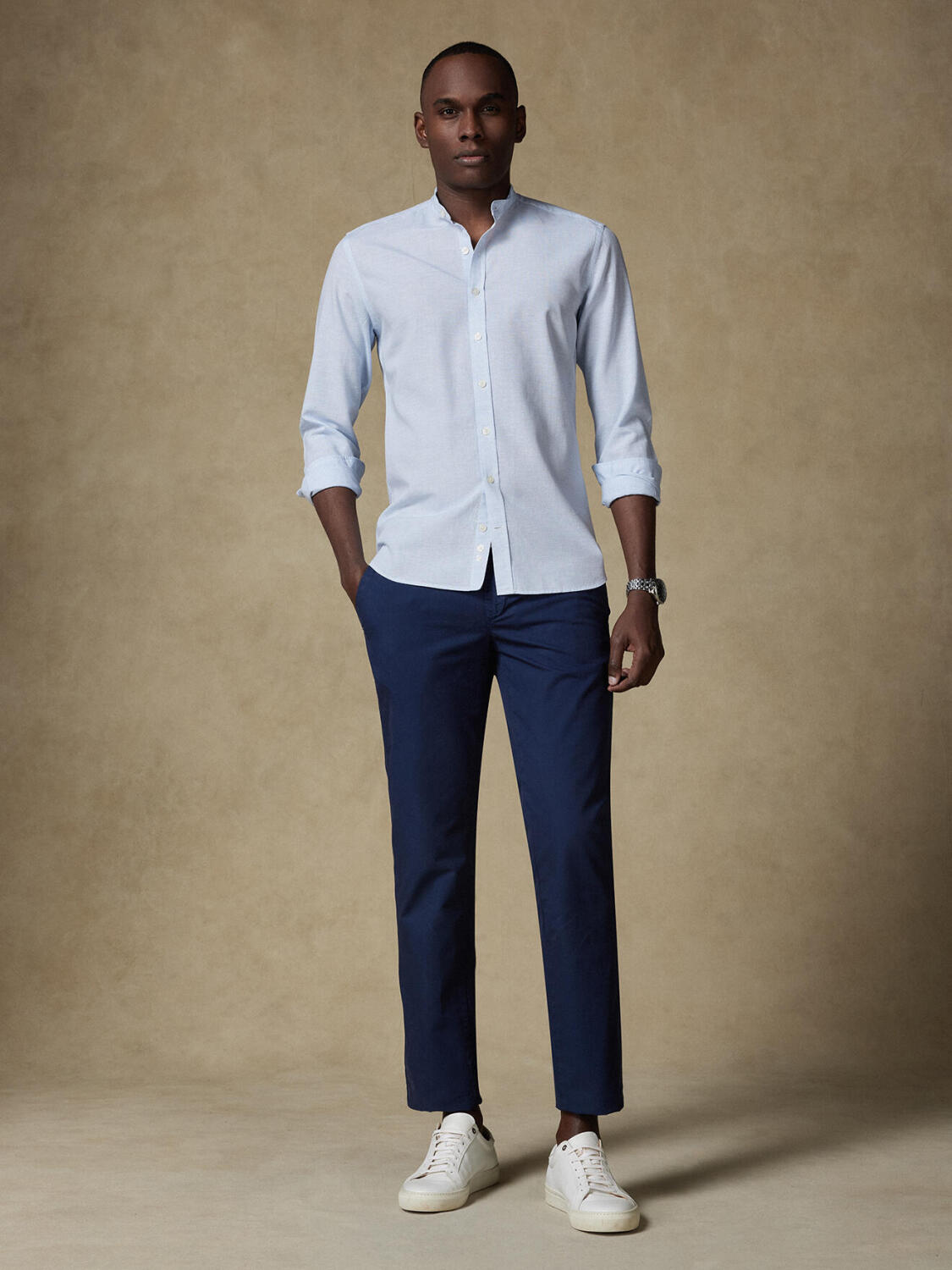 Stehkragenhemd Wayne aus himmelblauem Leinen