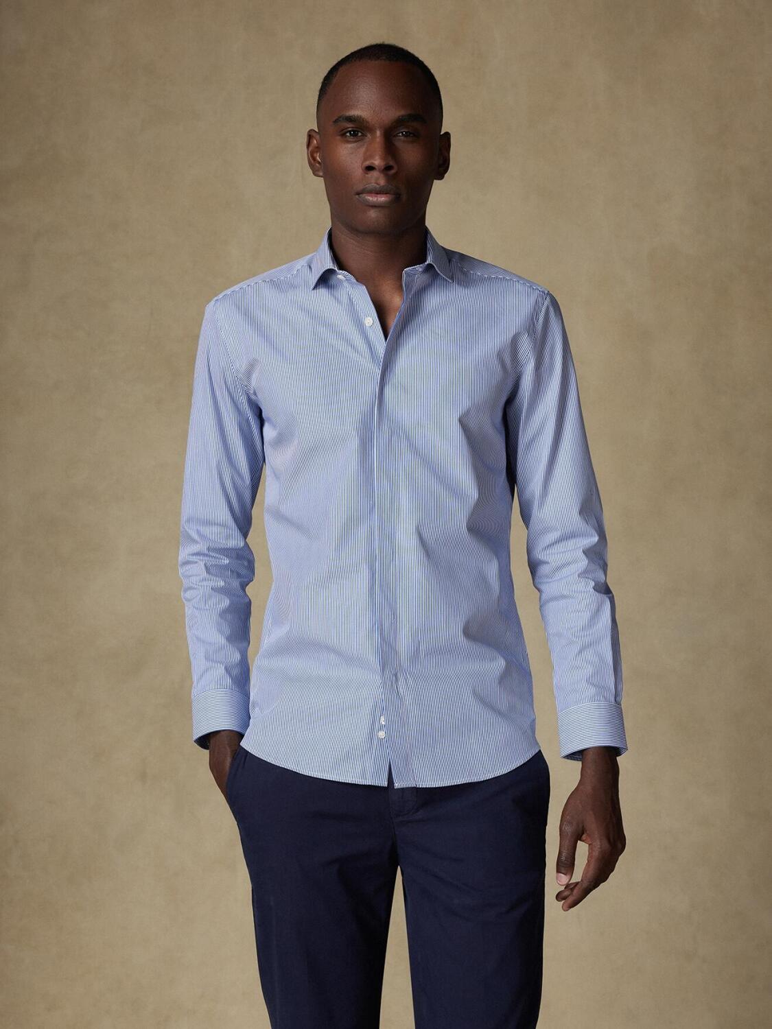 Camicia slim Menthon a righe blu scuro - Abbottonatura nascosta