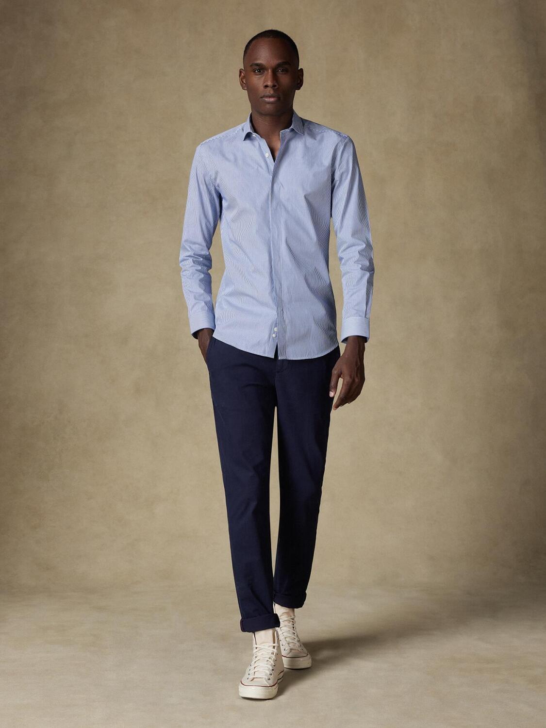 Camicia slim Menthon a righe blu scuro - Abbottonatura nascosta