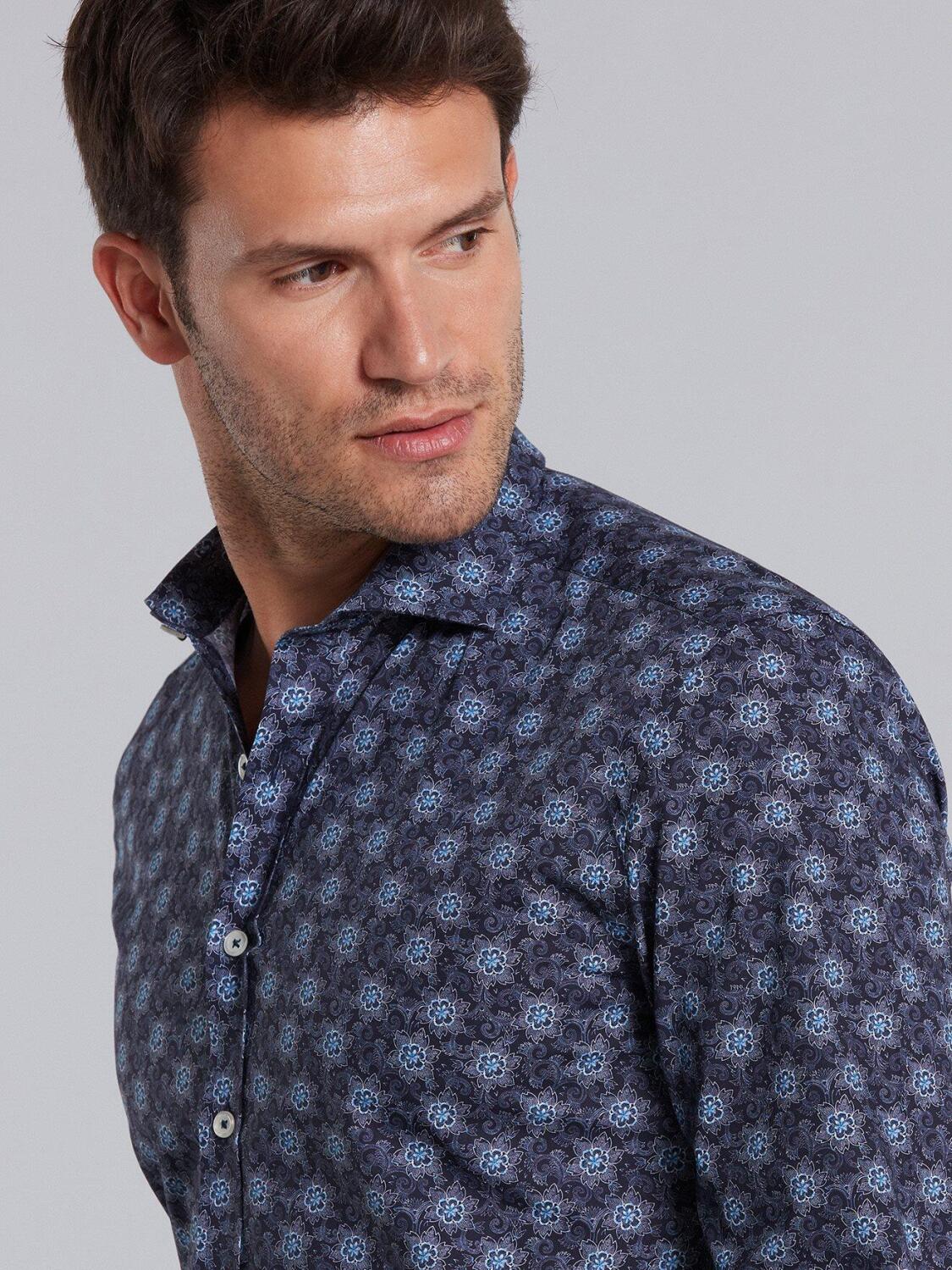 Chemise cintr&eacute;e Axel marine &agrave; imprim&eacute; floral